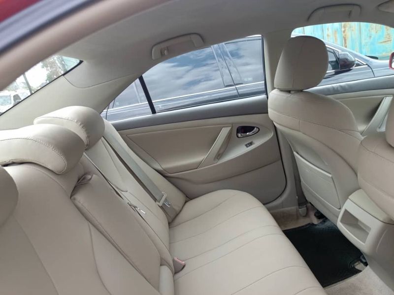 Thumbnail 5 of 2011 Toyota Camry LE